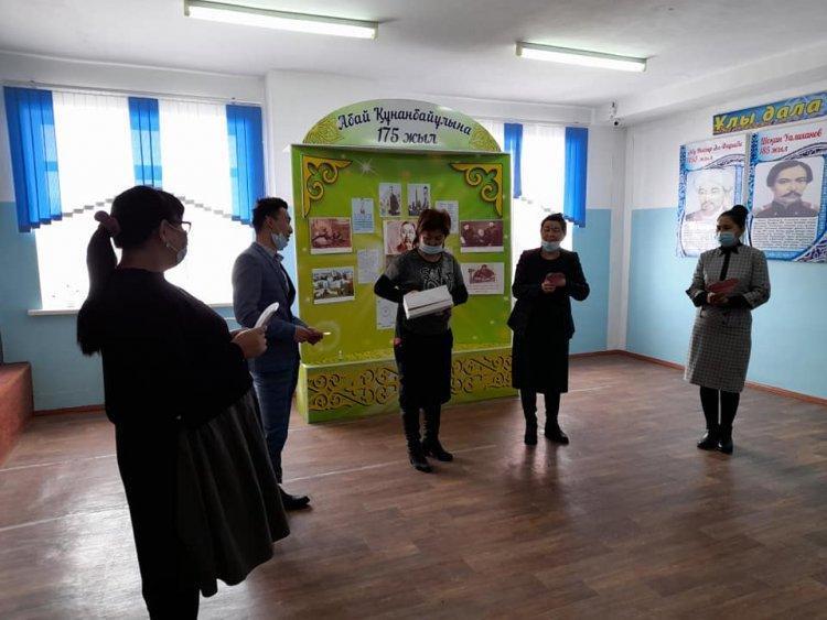 Ақтөбе тірек мектебінде (РО), үкіметтік емес ұйымдардың өкілдерін тарта отырып, оқушыларға кеңестер берілді.